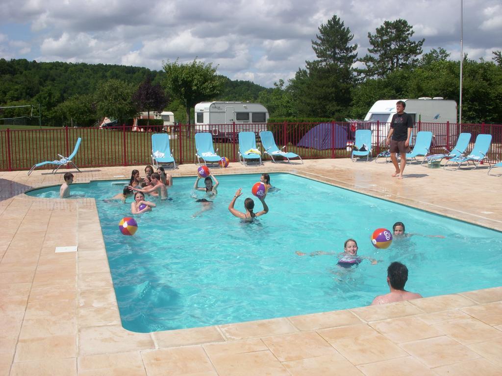 Camping De La Pelouse Jaulny Luaran gambar